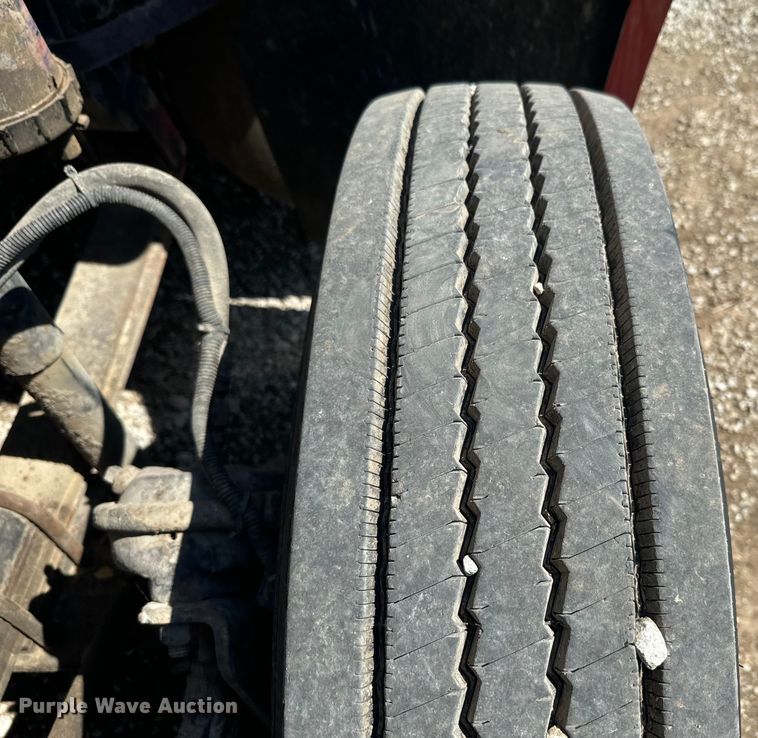 image for item EH5383 1999 Freightliner  FLD grain truck