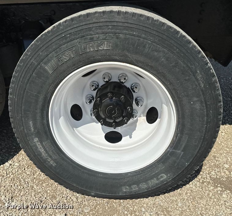 image for item EH5383 1999 Freightliner  FLD grain truck