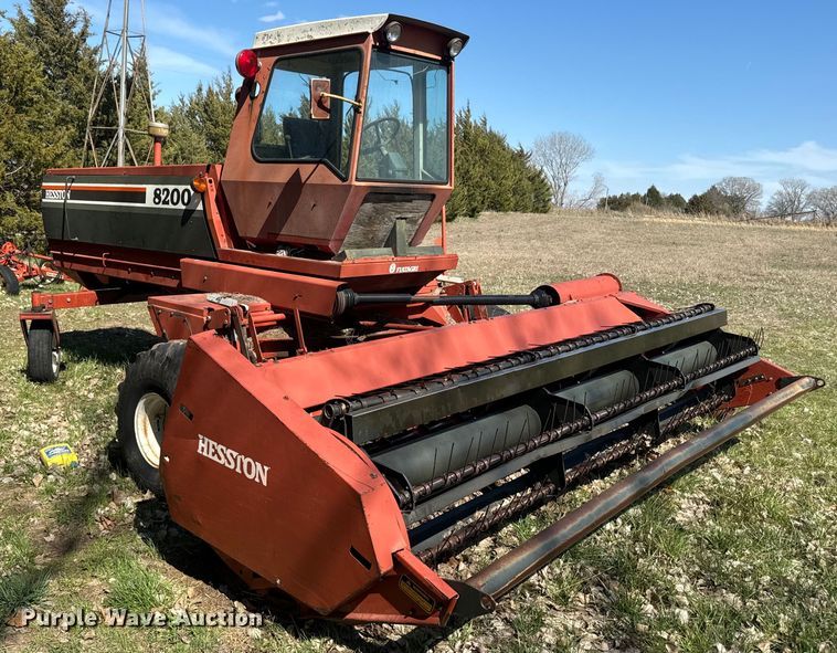 image for item EH5389 1987 Hesston 8200 swather / windrower