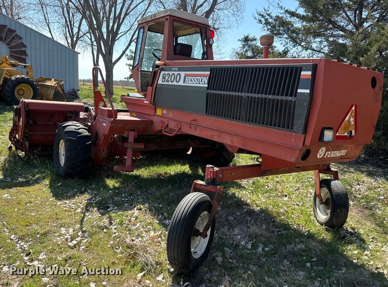 image for item EH5389 1987 Hesston 8200 swather / windrower