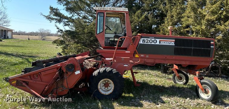 image for item EH5389 1987 Hesston 8200 swather / windrower