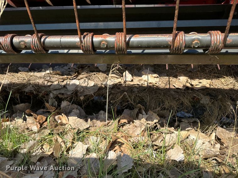 image for item EH5389 1987 Hesston 8200 swather / windrower