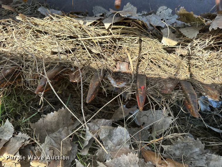 image for item EH5389 1987 Hesston 8200 swather / windrower