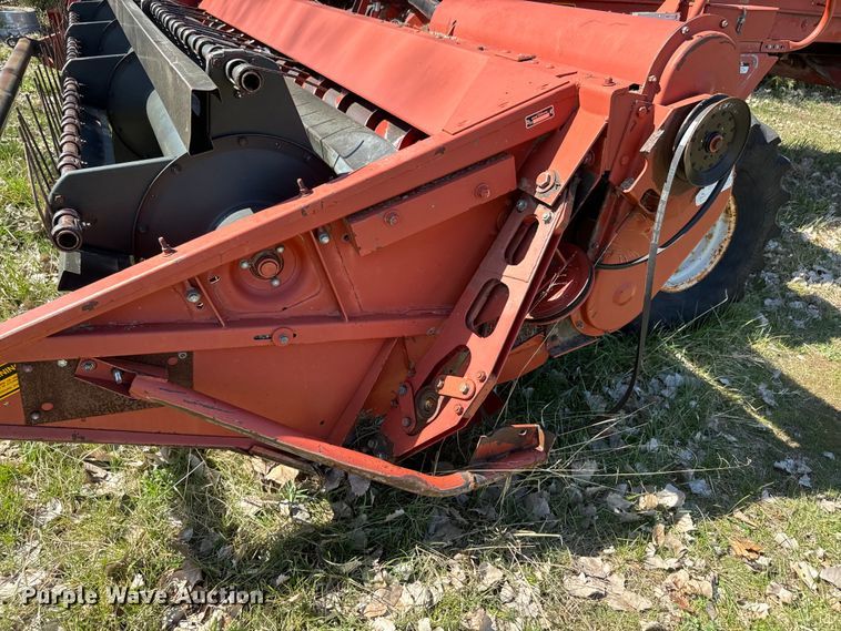 image for item EH5389 1987 Hesston 8200 swather / windrower