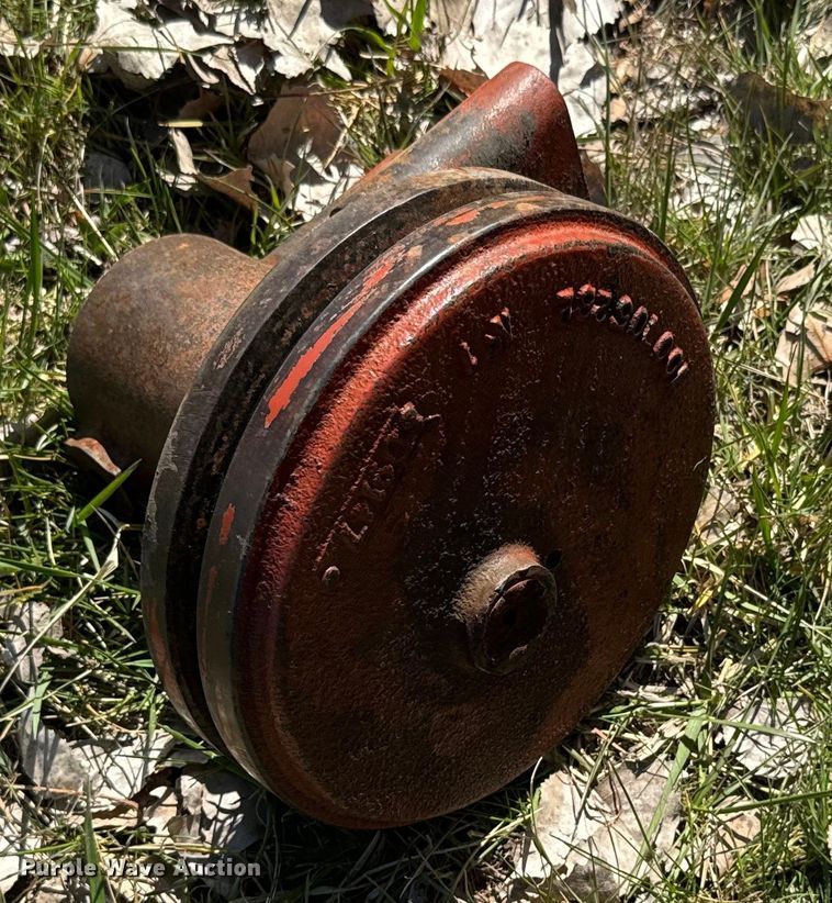 image for item EH5389 1987 Hesston 8200 swather / windrower