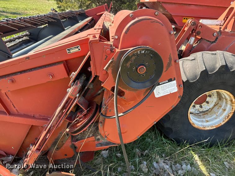 image for item EH5389 1987 Hesston 8200 swather / windrower