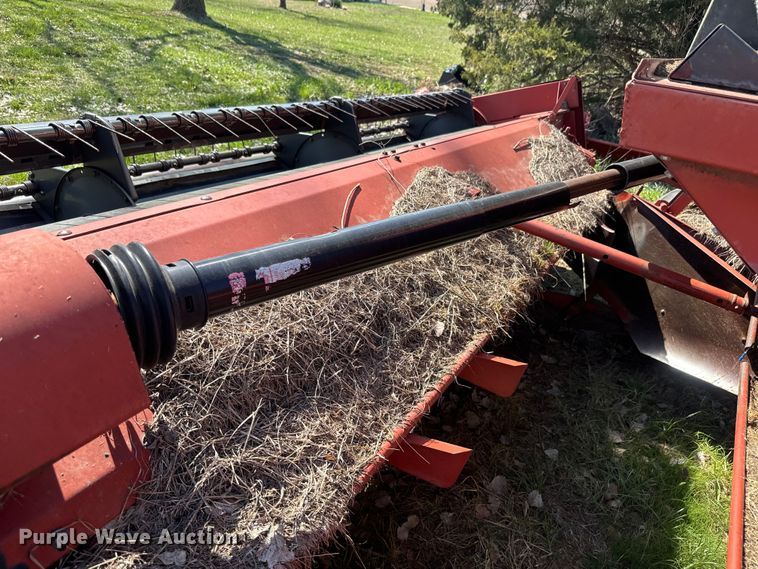 image for item EH5389 1987 Hesston 8200 swather / windrower