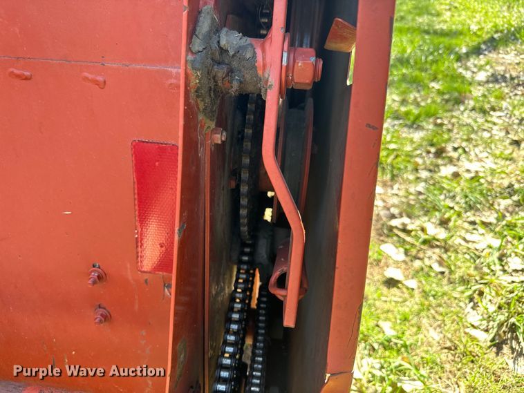 image for item EH5389 1987 Hesston 8200 swather / windrower