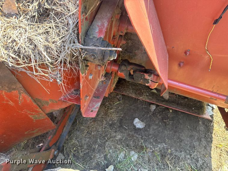 image for item EH5389 1987 Hesston 8200 swather / windrower