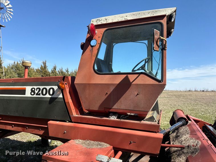 image for item EH5389 1987 Hesston 8200 swather / windrower