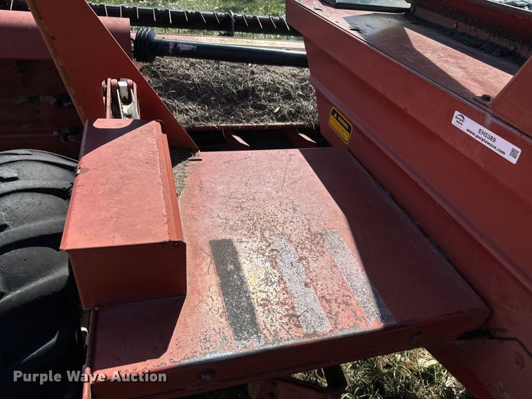 image for item EH5389 1987 Hesston 8200 swather / windrower