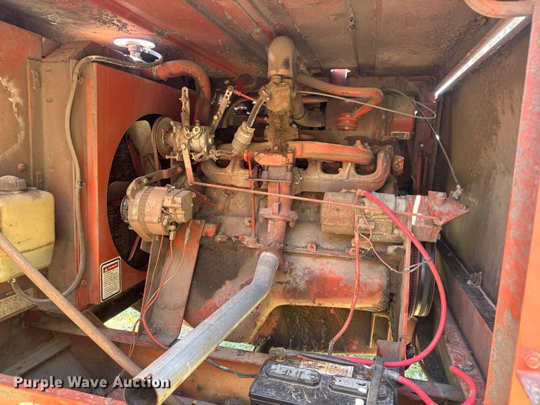 image for item EH5389 1987 Hesston 8200 swather / windrower