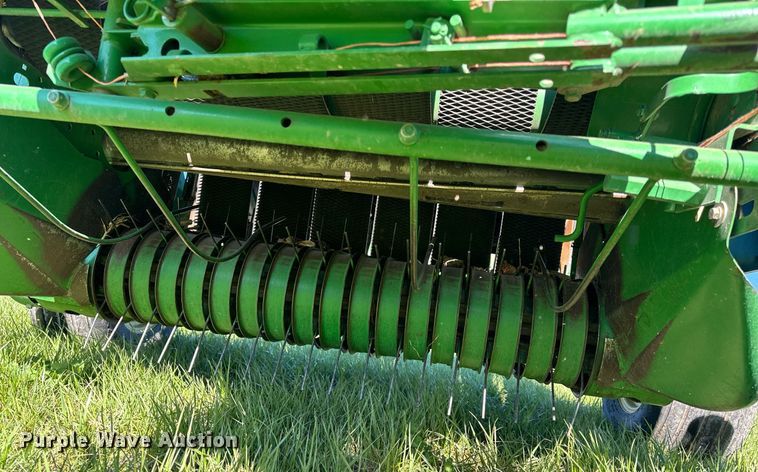 image for item EH6648 2012 John Deere 458C round baler