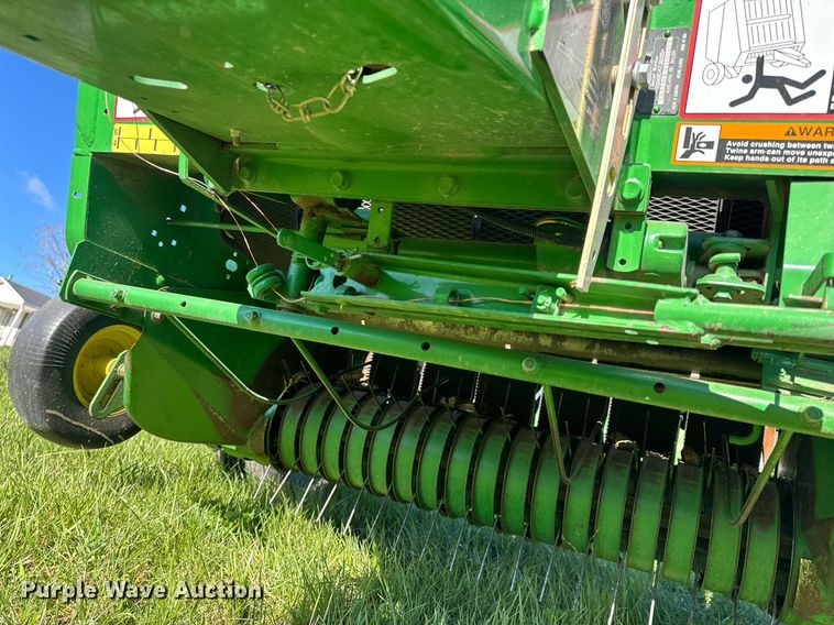 image for item EH6648 2012 John Deere 458C round baler