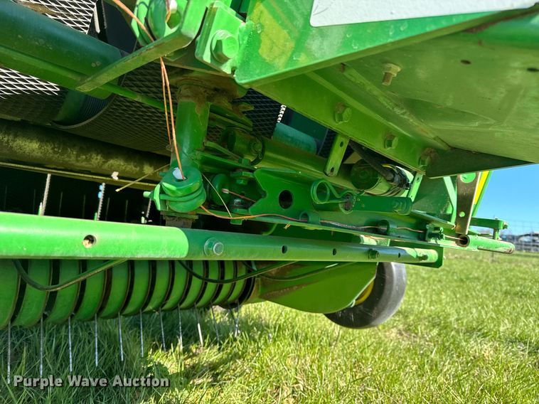 image for item EH6648 2012 John Deere 458C round baler