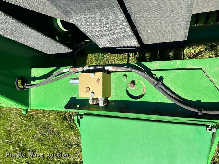 image for item EH6648 2012 John Deere 458C round baler