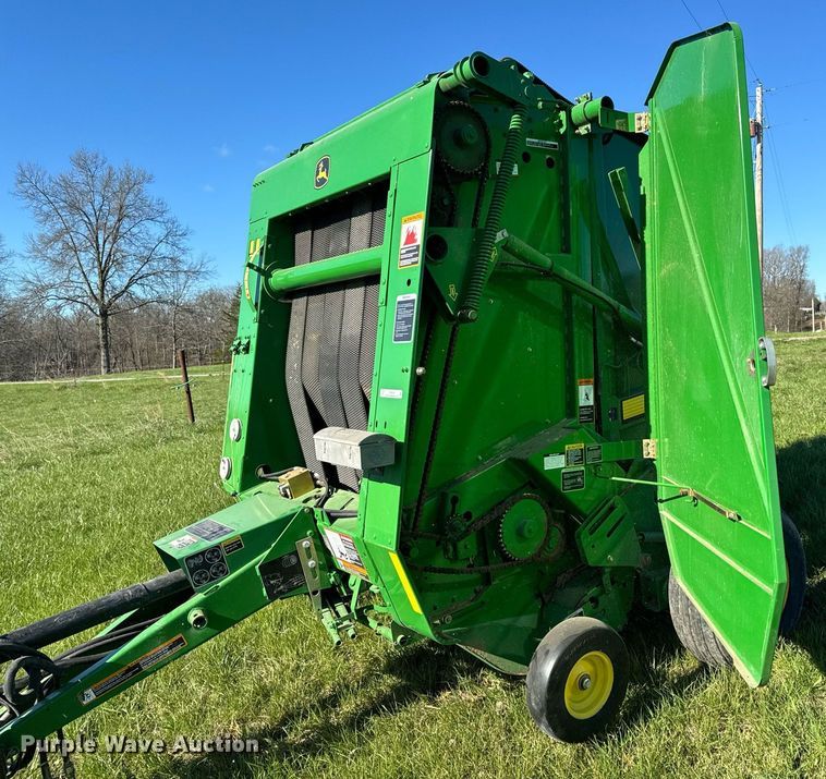 image for item EH6648 2012 John Deere 458C round baler