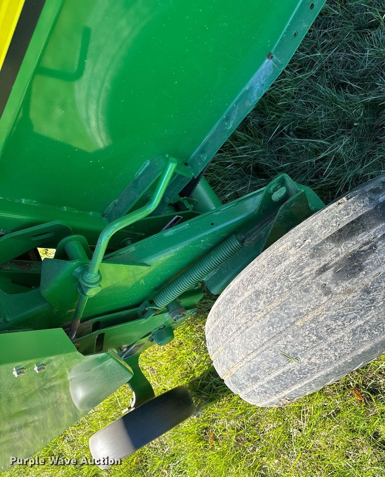 image for item EH6648 2012 John Deere 458C round baler