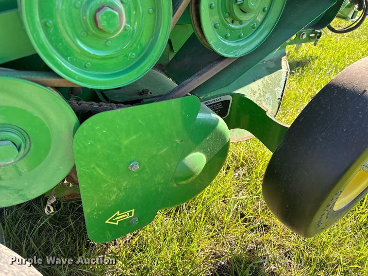 image for item EH6648 2012 John Deere 458C round baler