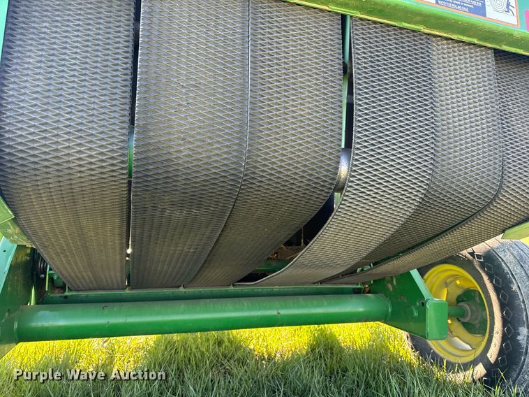image for item EH6648 2012 John Deere 458C round baler