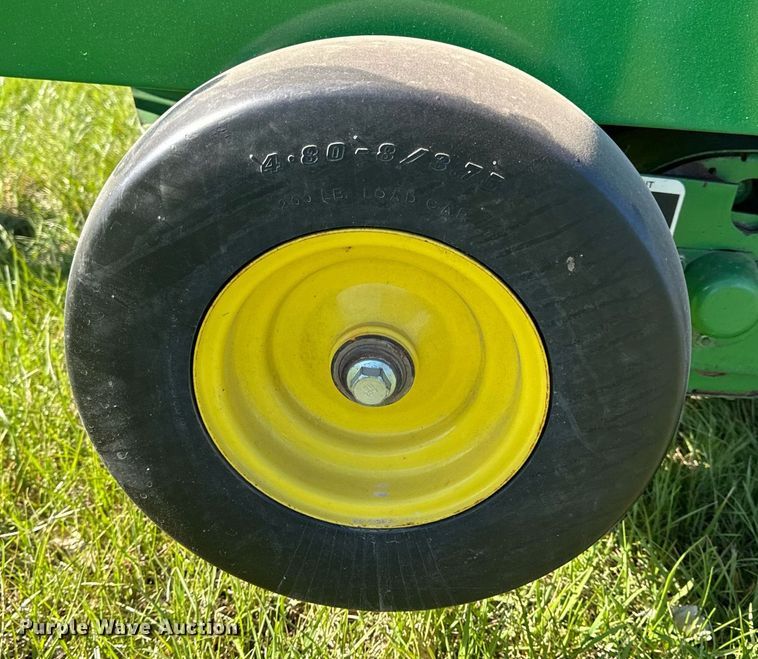 image for item EH6648 2012 John Deere 458C round baler