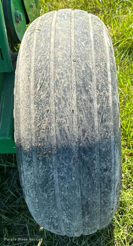 image for item EH6648 2012 John Deere 458C round baler