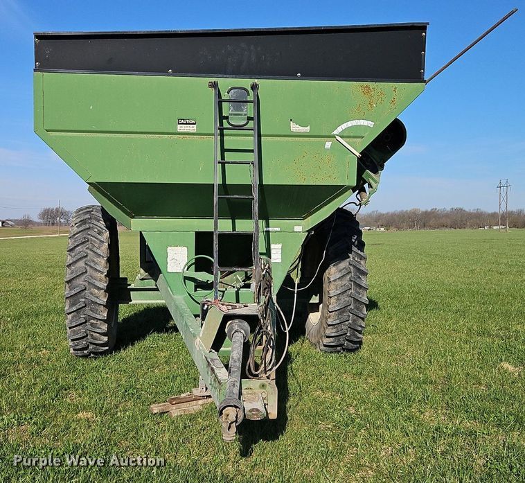 image for item EI3663 Brent GC572 grain cart