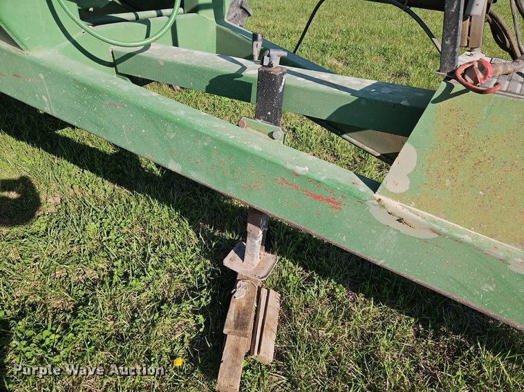 image for item EI3663 Brent GC572 grain cart