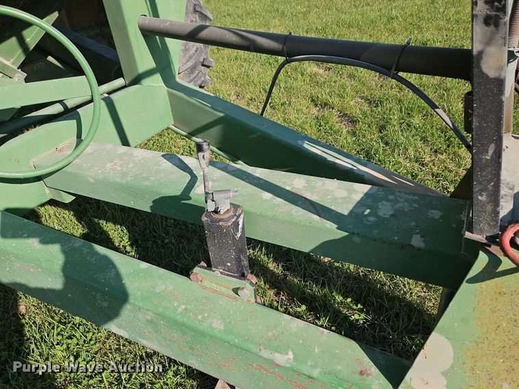image for item EI3663 Brent GC572 grain cart