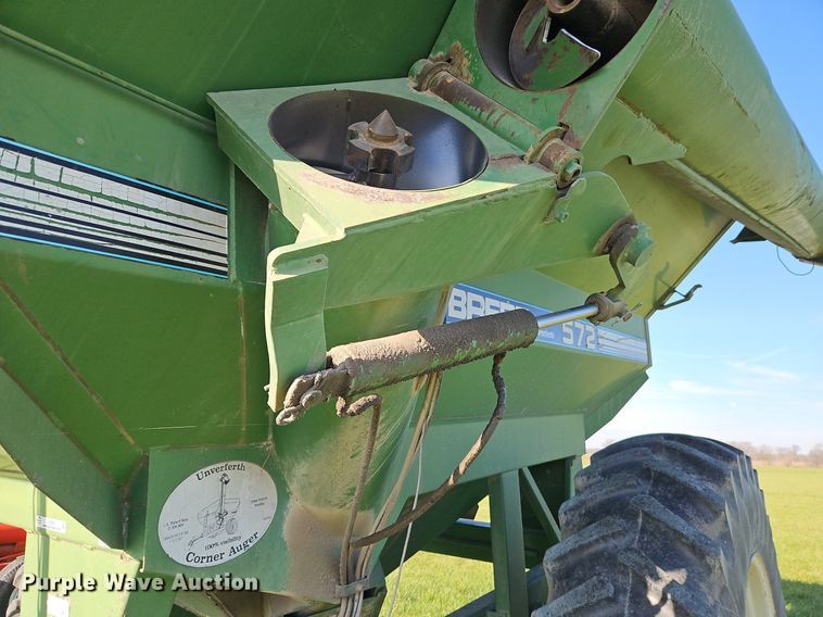 image for item EI3663 Brent GC572 grain cart