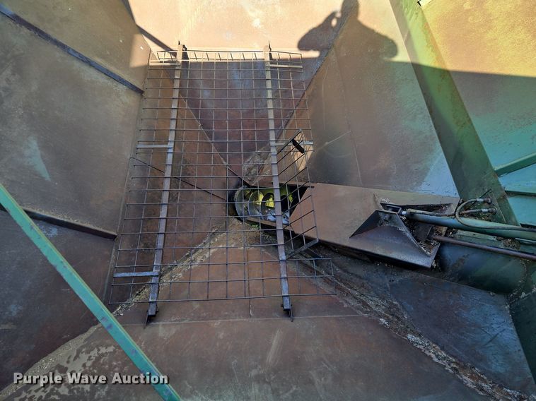 image for item EI3663 Brent GC572 grain cart