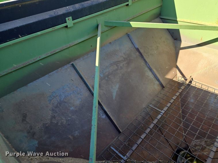 image for item EI3663 Brent GC572 grain cart