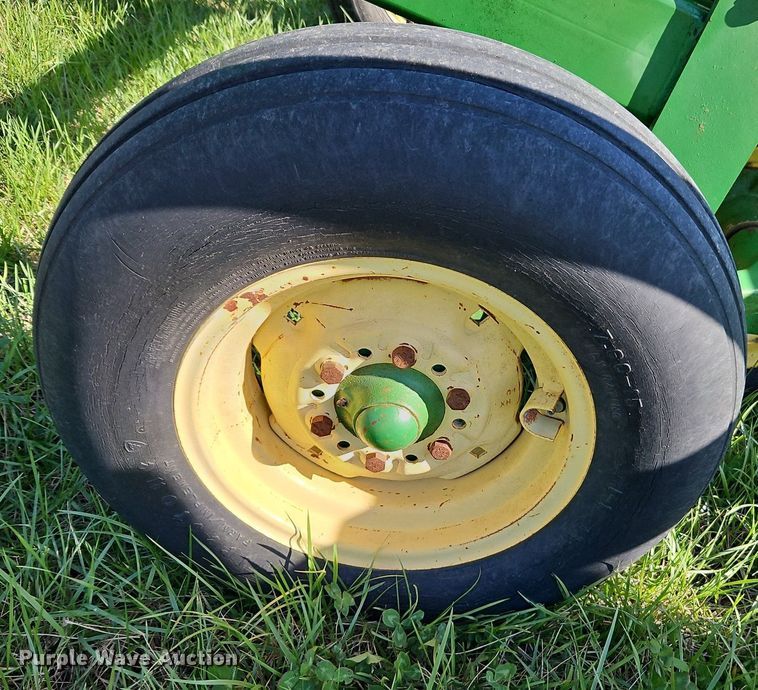 image for item EI3664 John Deere 726 mulch finisher