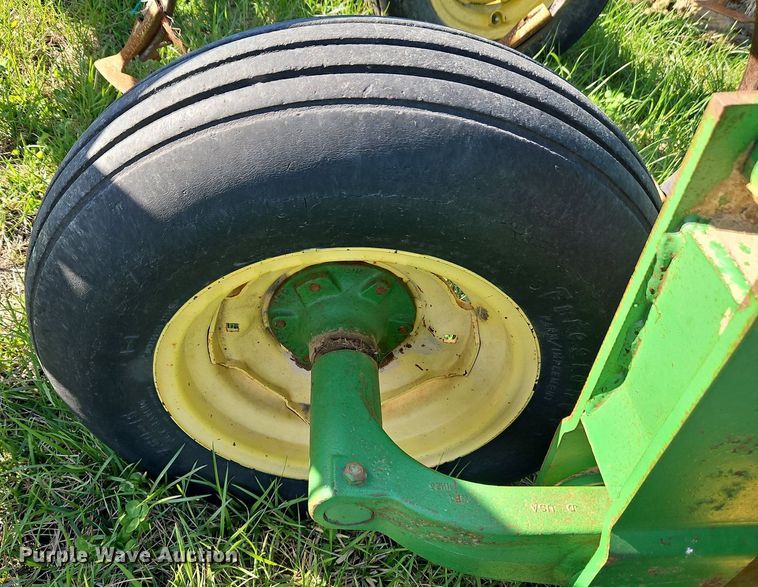 image for item EI3664 John Deere 726 mulch finisher