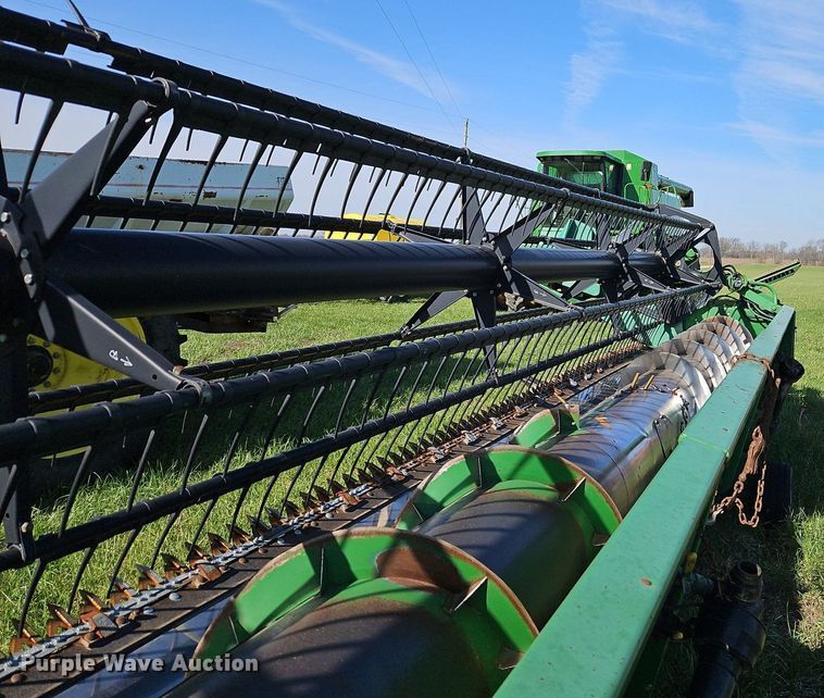 image for item EI3665 John Deere 925 flex head