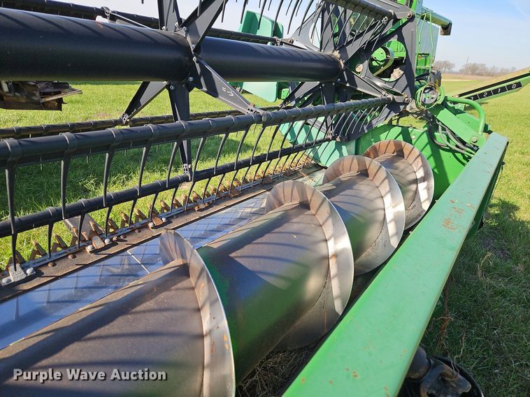 image for item EI3665 John Deere 925 flex head