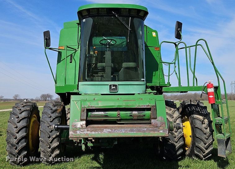 image for item EI3666 1991 John Deere 9500 RWA combine