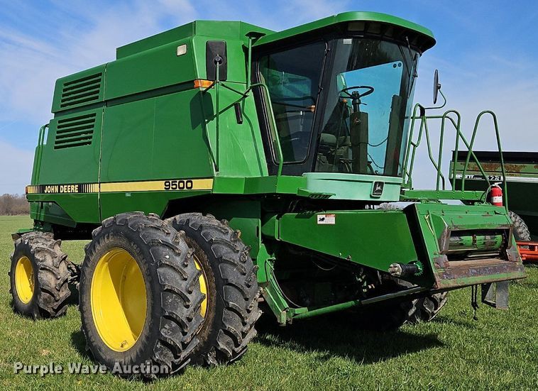 image for item EI3666 1991 John Deere 9500 RWA combine