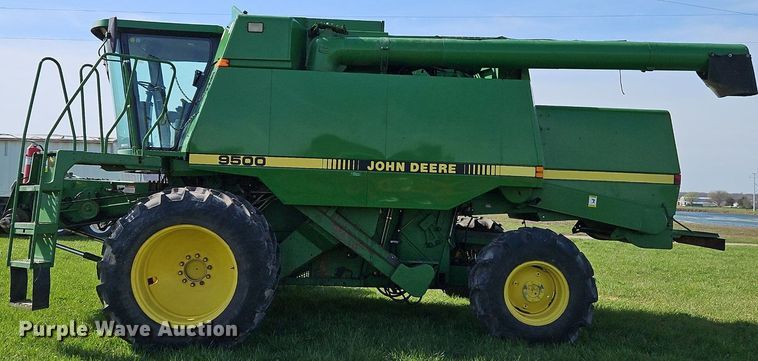 image for item EI3666 1991 John Deere 9500 RWA combine