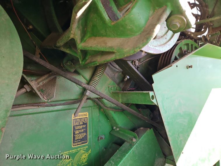 image for item EI3666 1991 John Deere 9500 RWA combine