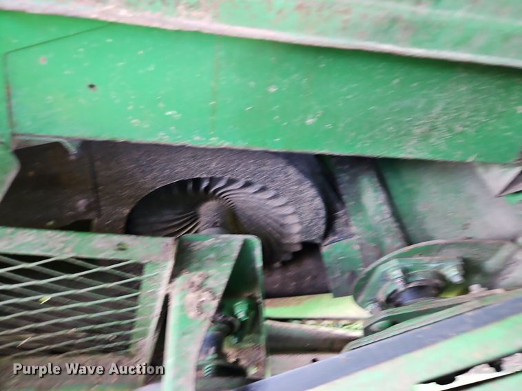 image for item EI3666 1991 John Deere 9500 RWA combine