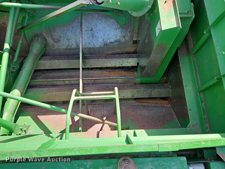image for item EI3666 1991 John Deere 9500 RWA combine