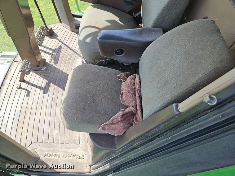 image for item EI3666 1991 John Deere 9500 RWA combine