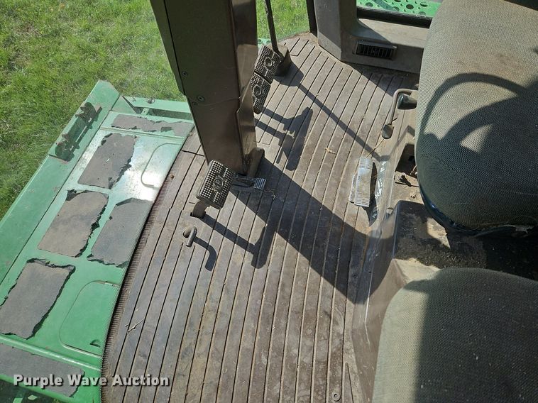 image for item EI3666 1991 John Deere 9500 RWA combine