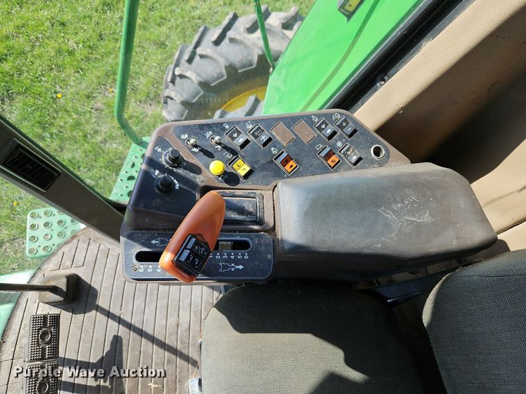 image for item EI3666 1991 John Deere 9500 RWA combine