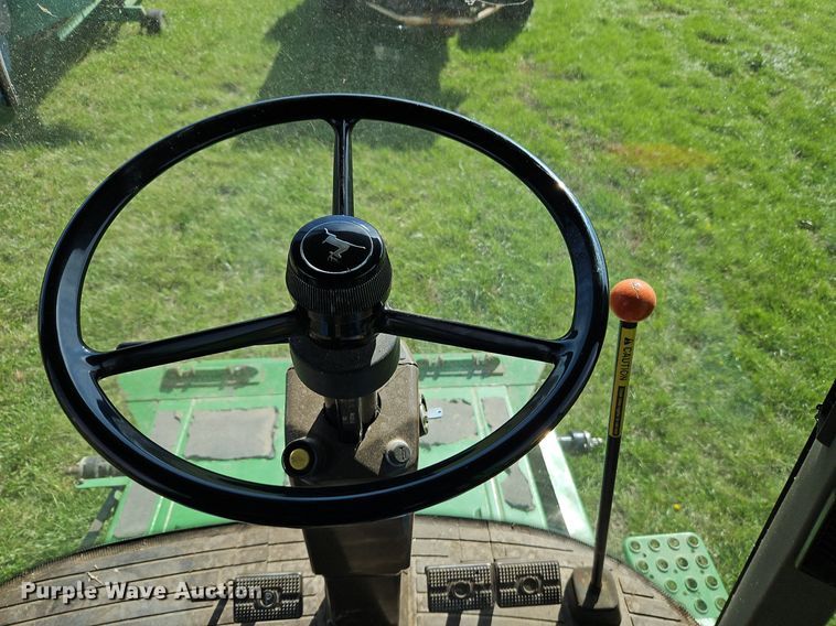 image for item EI3666 1991 John Deere 9500 RWA combine