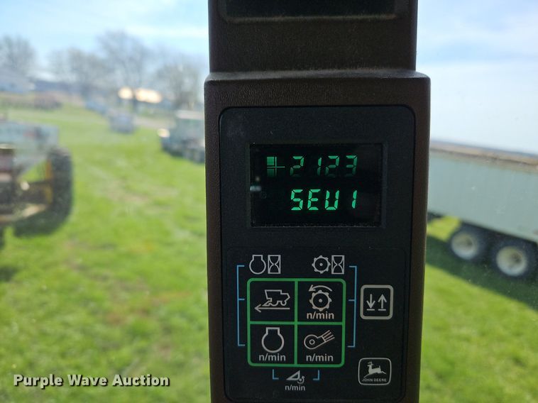 image for item EI3666 1991 John Deere 9500 RWA combine