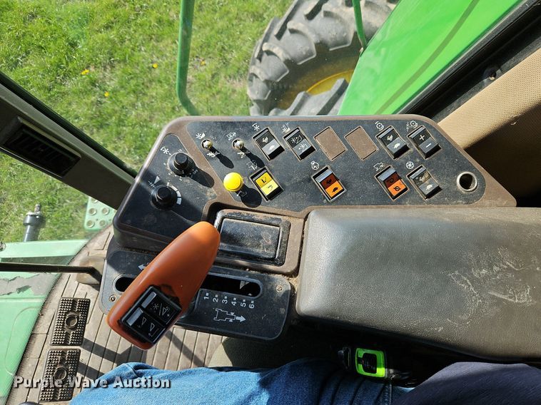 image for item EI3666 1991 John Deere 9500 RWA combine