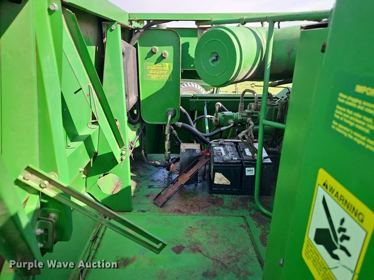 image for item EI3666 1991 John Deere 9500 RWA combine
