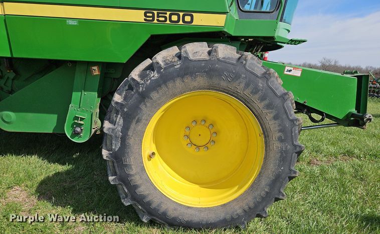 image for item EI3666 1991 John Deere 9500 RWA combine